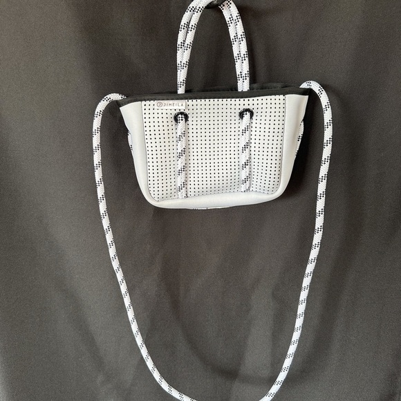 White neoprene crossbody bag with removable zipper purse. NWOT - Picture 3 of 10